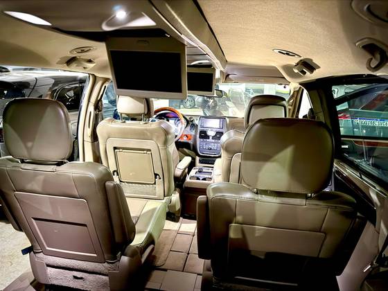 CHRYSLER TOWN & COUNTRY 3.6 LIMITED V6 24V GASOLINA 4P AUTOMÁTICO CHRYSLER TOWN & COUNTRY 3.6 LIMITED V6 24V GASOLINA 4P AUTOMÁTICO
